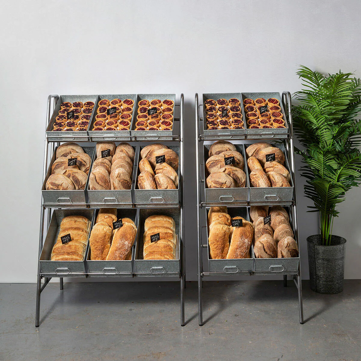 Camberwell retail stand 3 shelf with chatto metal tray - Image 3