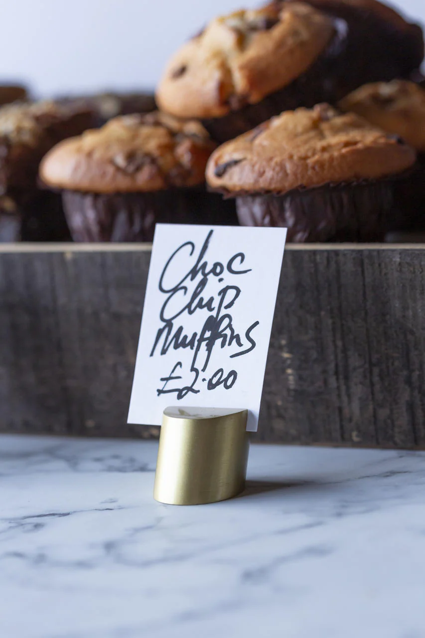 Grove angled metal ticket holder with brass finish - Image 3