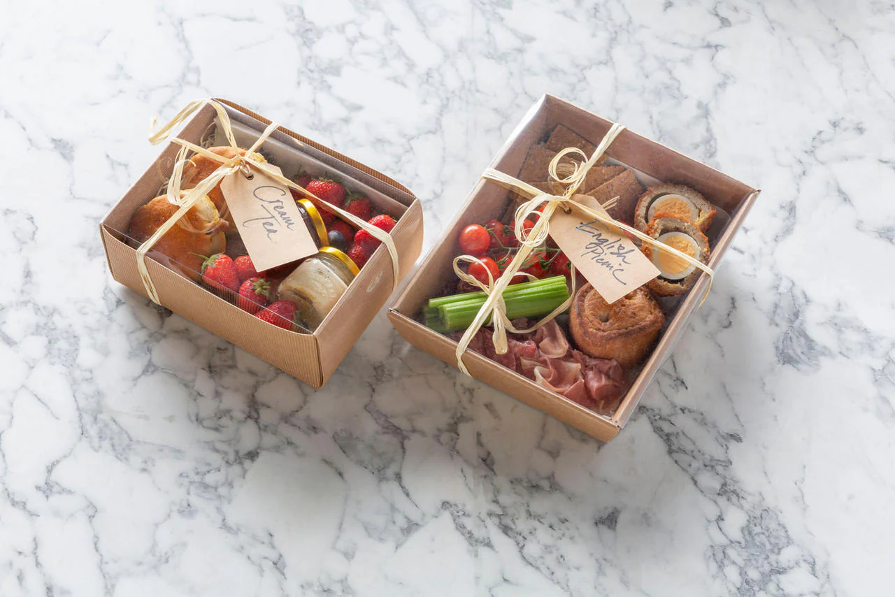 Kraft gift box with clear lid - Image 3