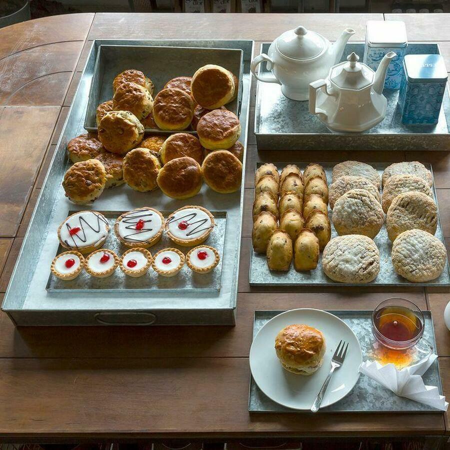Metal trays nested set of 5 - Image 2