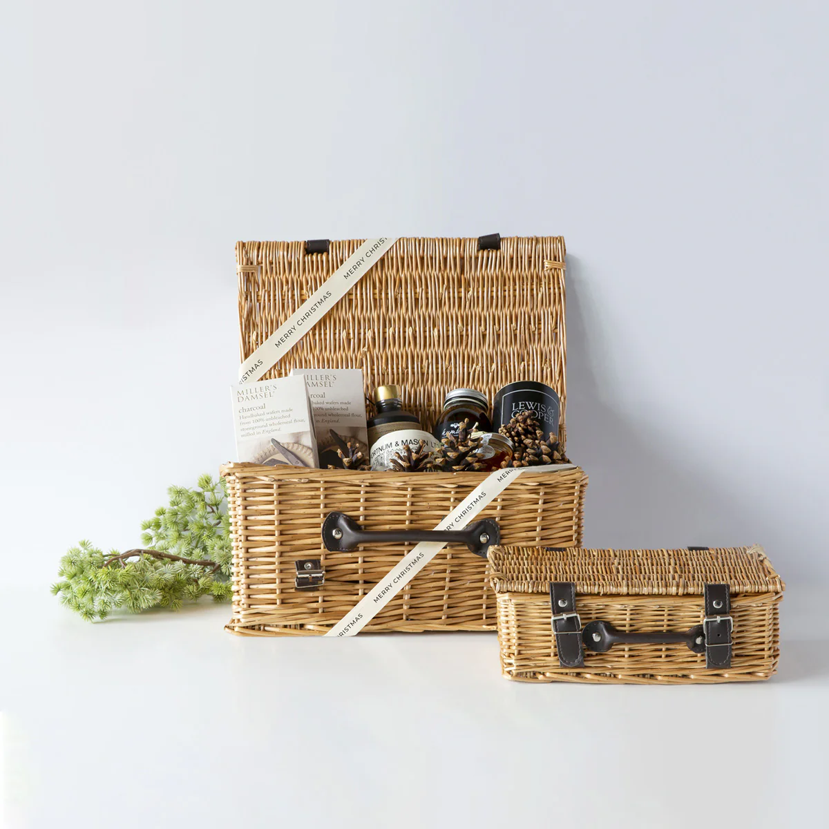 Nested set of 5 wicker hampers 12-24 inch - Image 2
