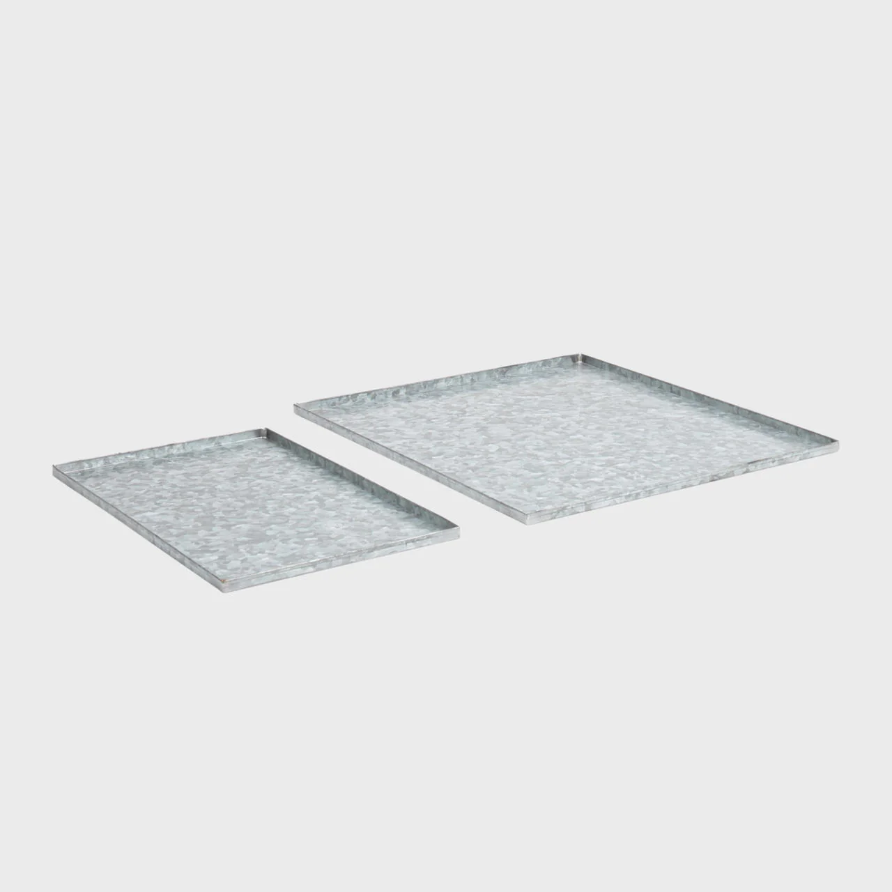 Shallow metal serving platter - Image 3